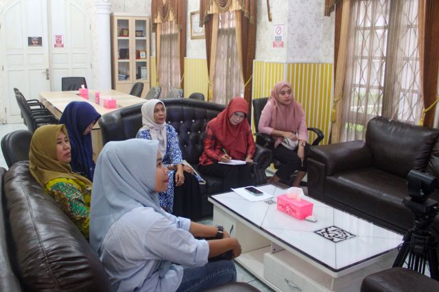 KETUA DWP UP SEKRETARIAT DPRD ASAHAN MENGIKUTI PENGAJIAN RAMADHAN III DWP PROVINSI SUMATERA UTARA SECARA VIRTUAL